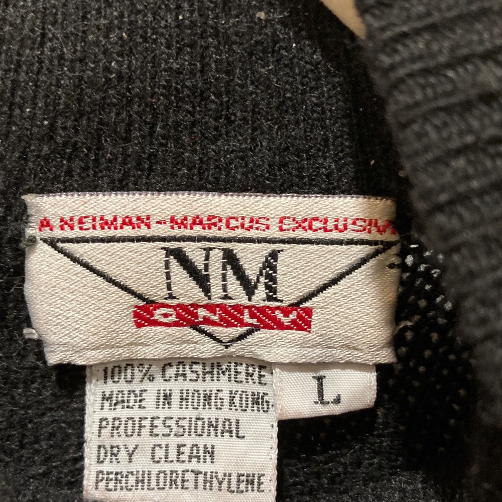 Neiman Marcus Black Cashmere Turtleneck Sweater - Picture 2 of 3